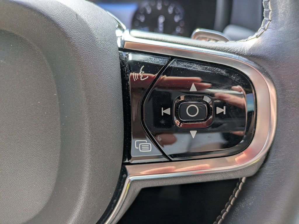 Used 2020 Volvo S90 T6 R-Design image 26