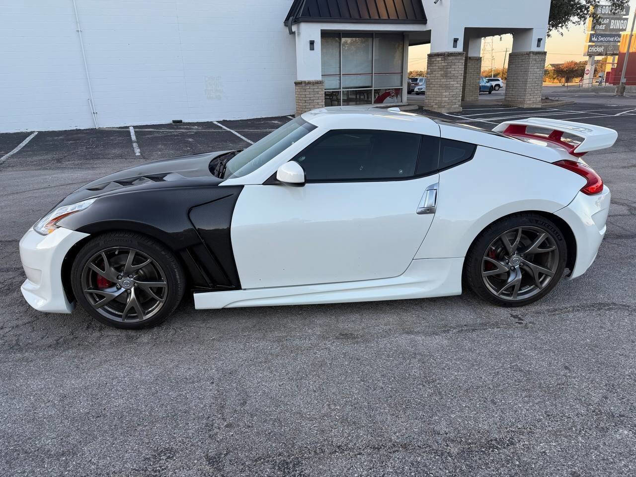 Used 2016 Nissan 370Z Coupe image 4