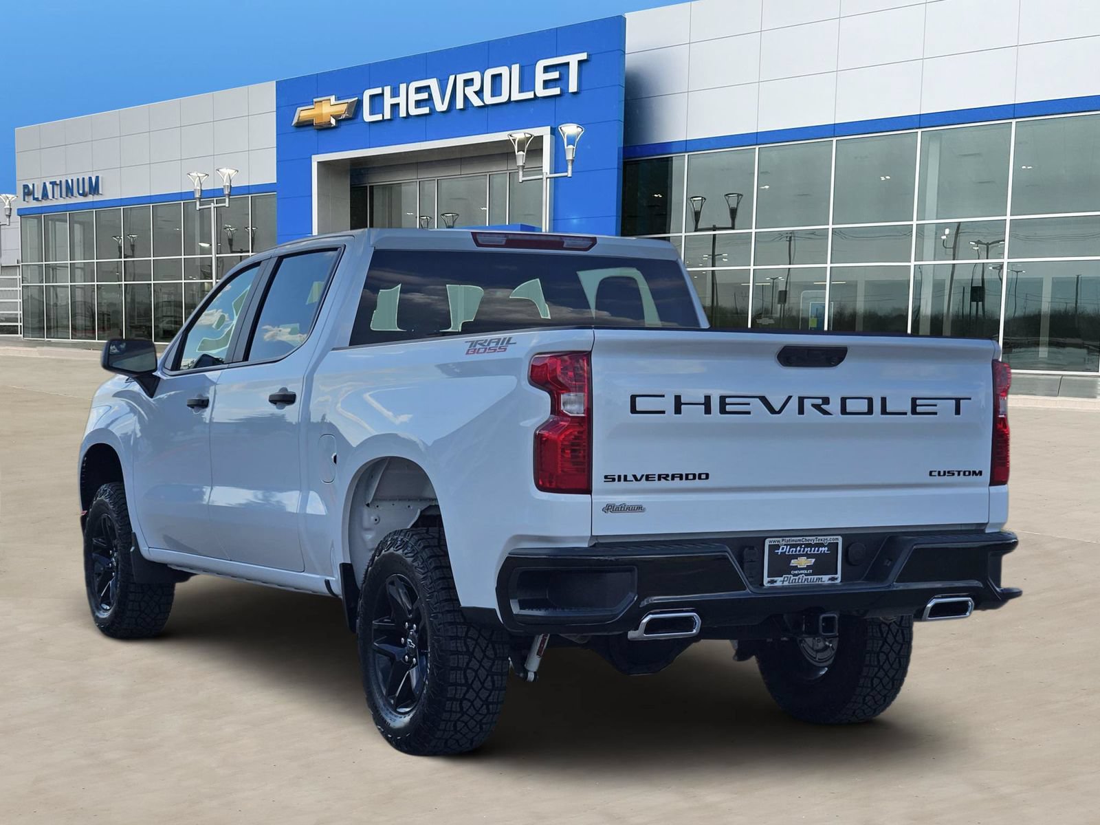 New 2026 Chevrolet Silverado 1500 Custom Trail Boss w/ LPO, Dark Essentials Package AWD/4WD image 4