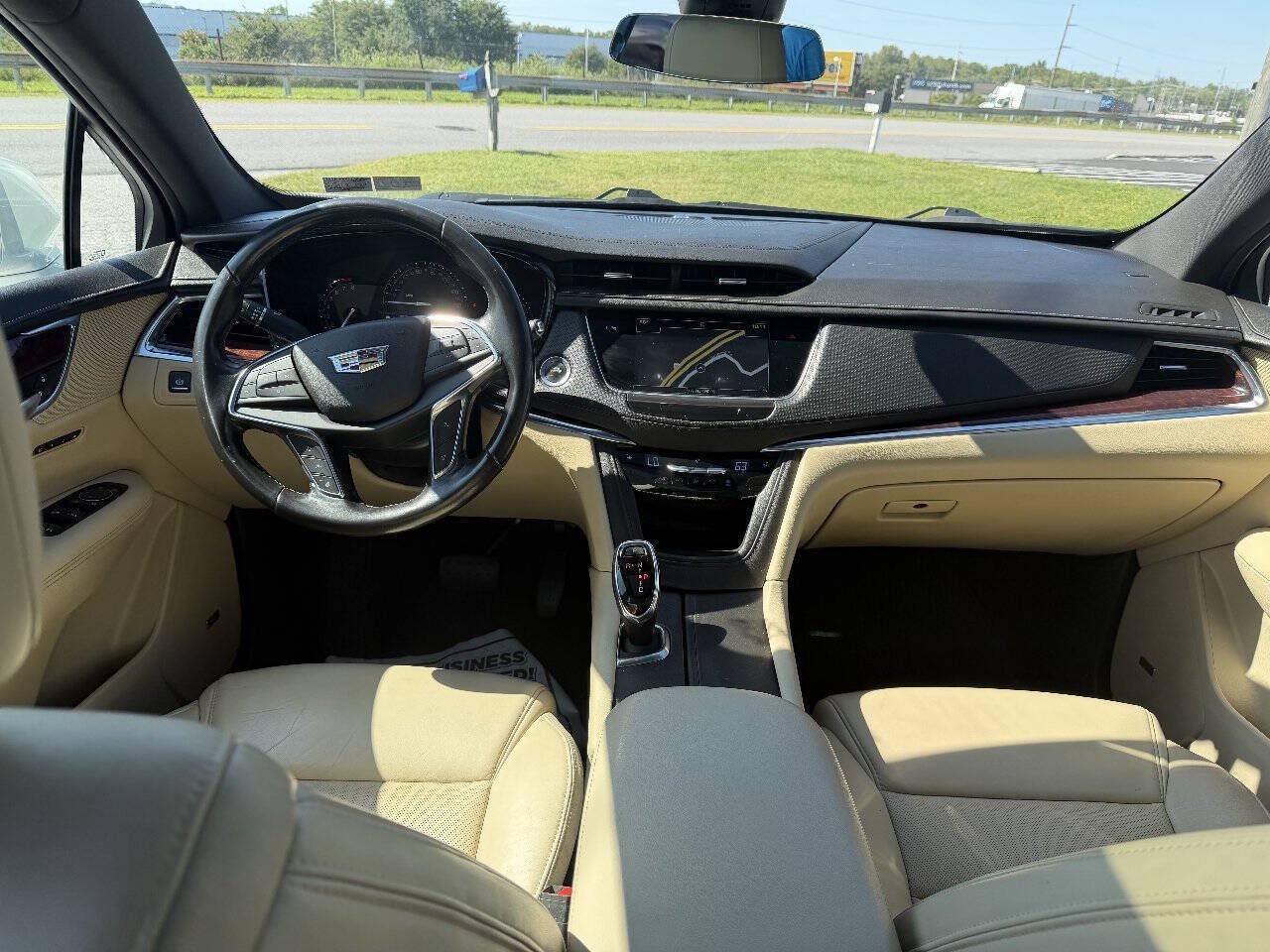 Used 2018 Cadillac XT5 Luxury w/ Driver Awareness Package AWD/4WD image 24