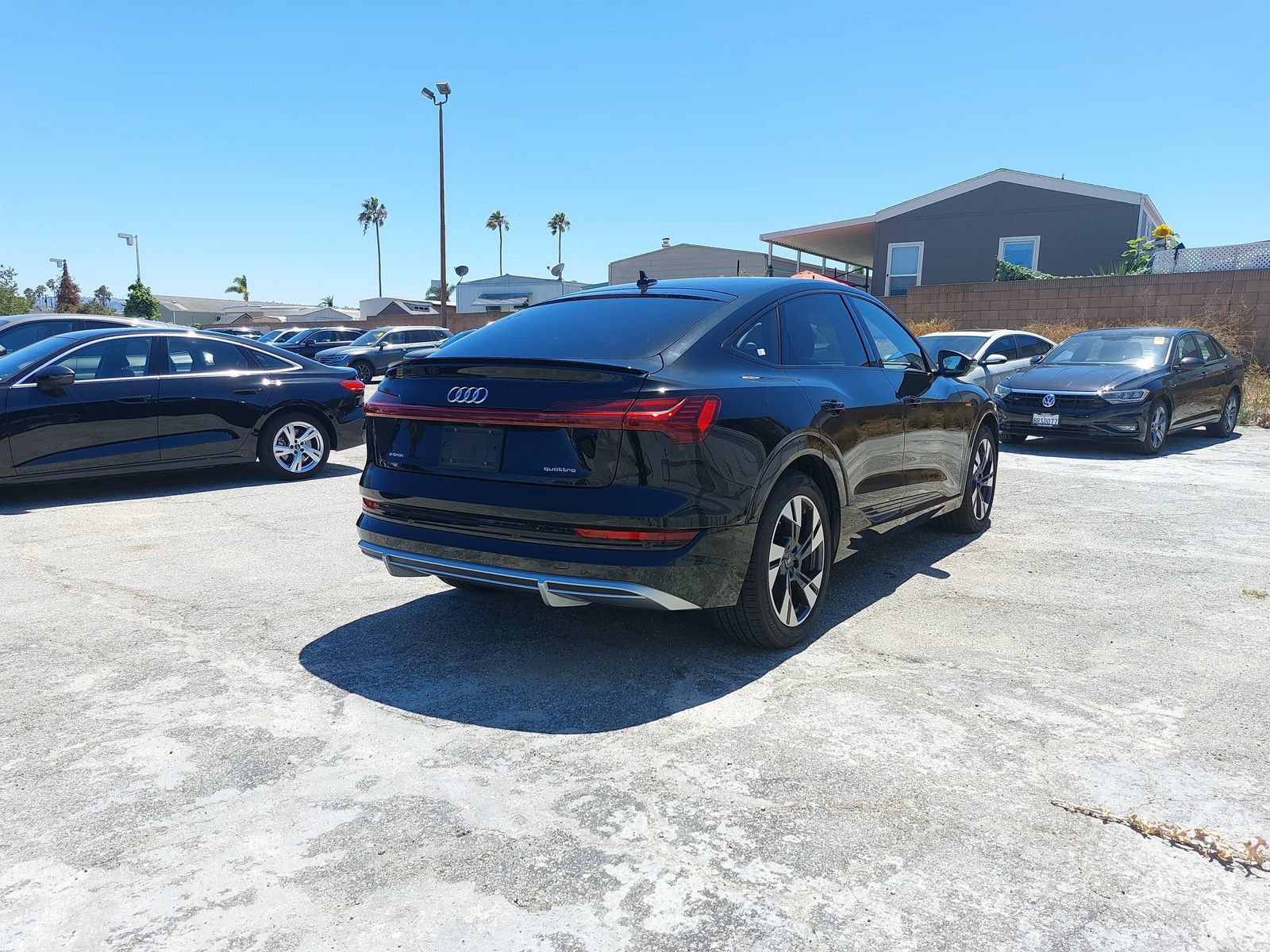 Used 2022 Audi e-tron Prestige w/ Prestige Package AWD/4WD image 3