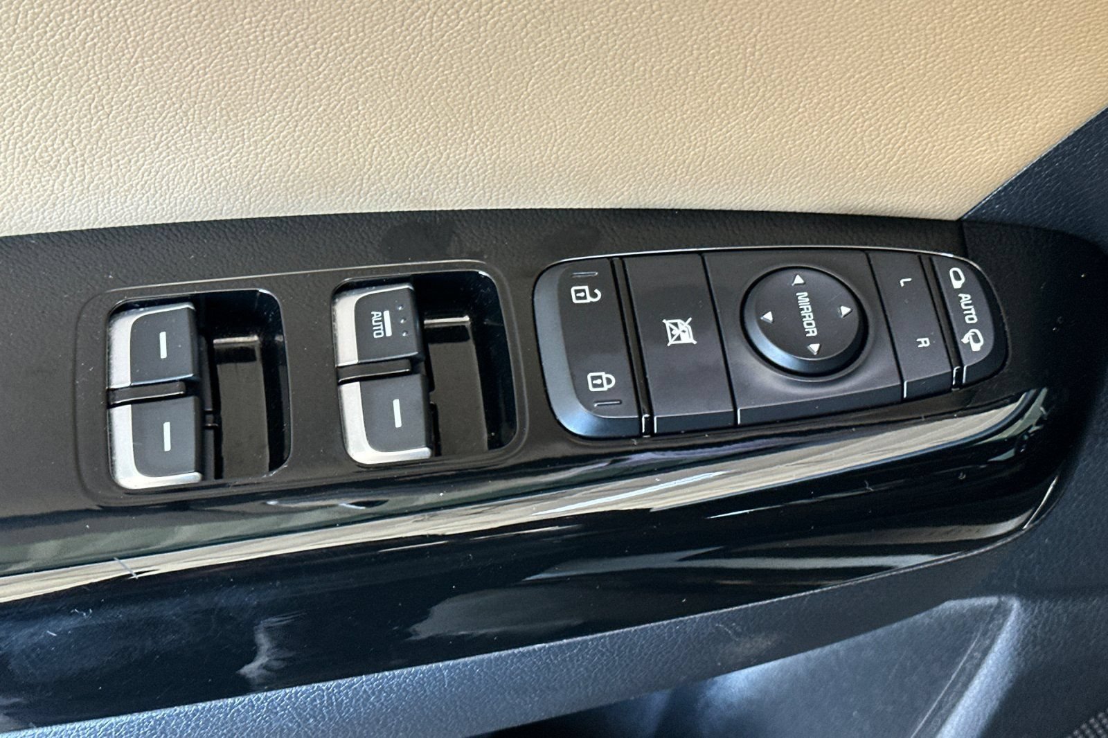 Used 2020 Kia Sportage SX FWD image 12