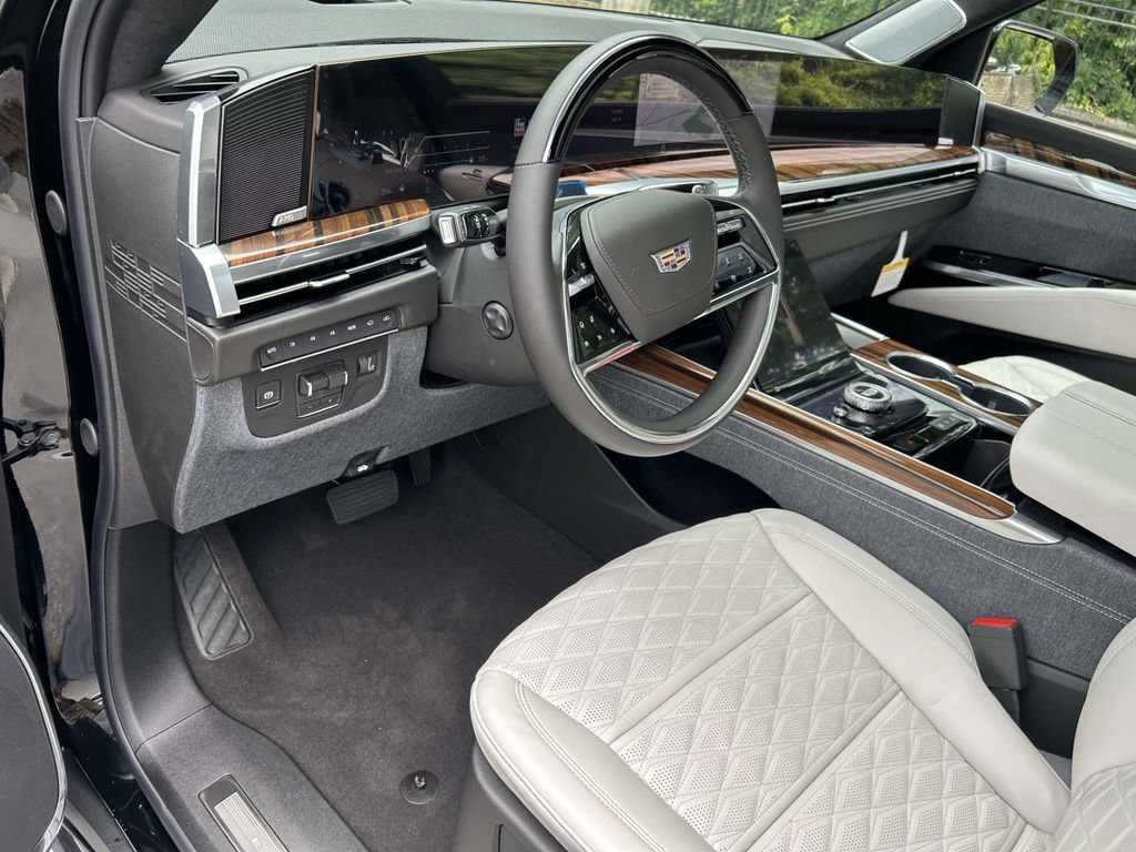 New 2026 Cadillac Escalade Platinum Sport w/ LPO, ONYX Package AWD/4WD image 19