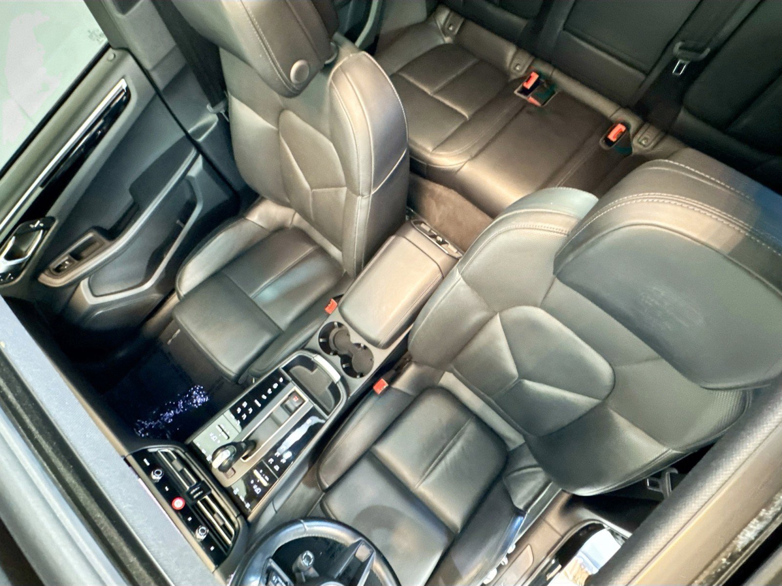 Certified 2024 Porsche Macan Turbo w/ Premium Plus Package image 19