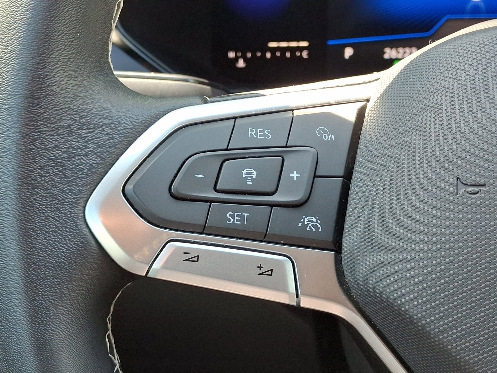 Used 2022 Volkswagen Taos SE w/ Driver Assistance Package AWD/4WD image 22