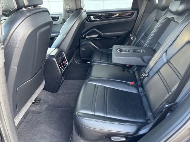 Used 2020 Porsche Cayenne S image 30