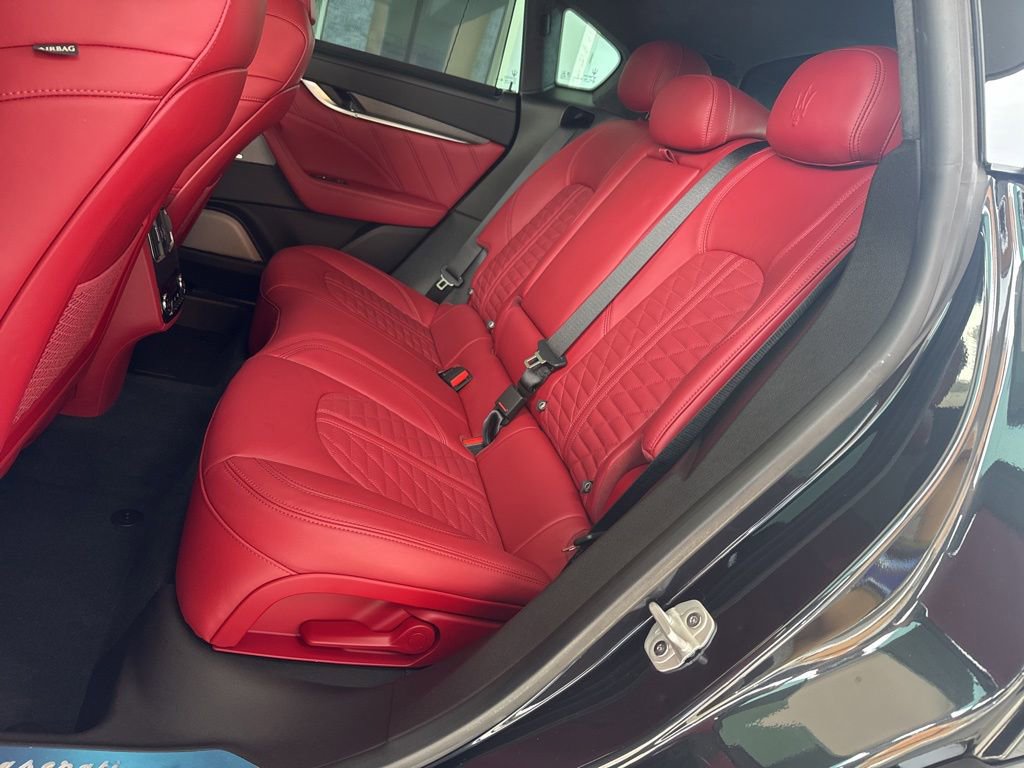 Used 2023 Maserati Levante Trofeo AWD/4WD image 17