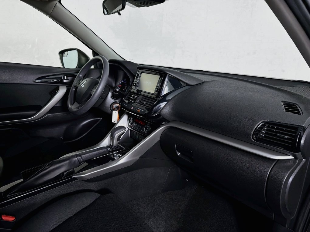 Used 2023 Mitsubishi Eclipse Cross ES AWD/4WD image 32