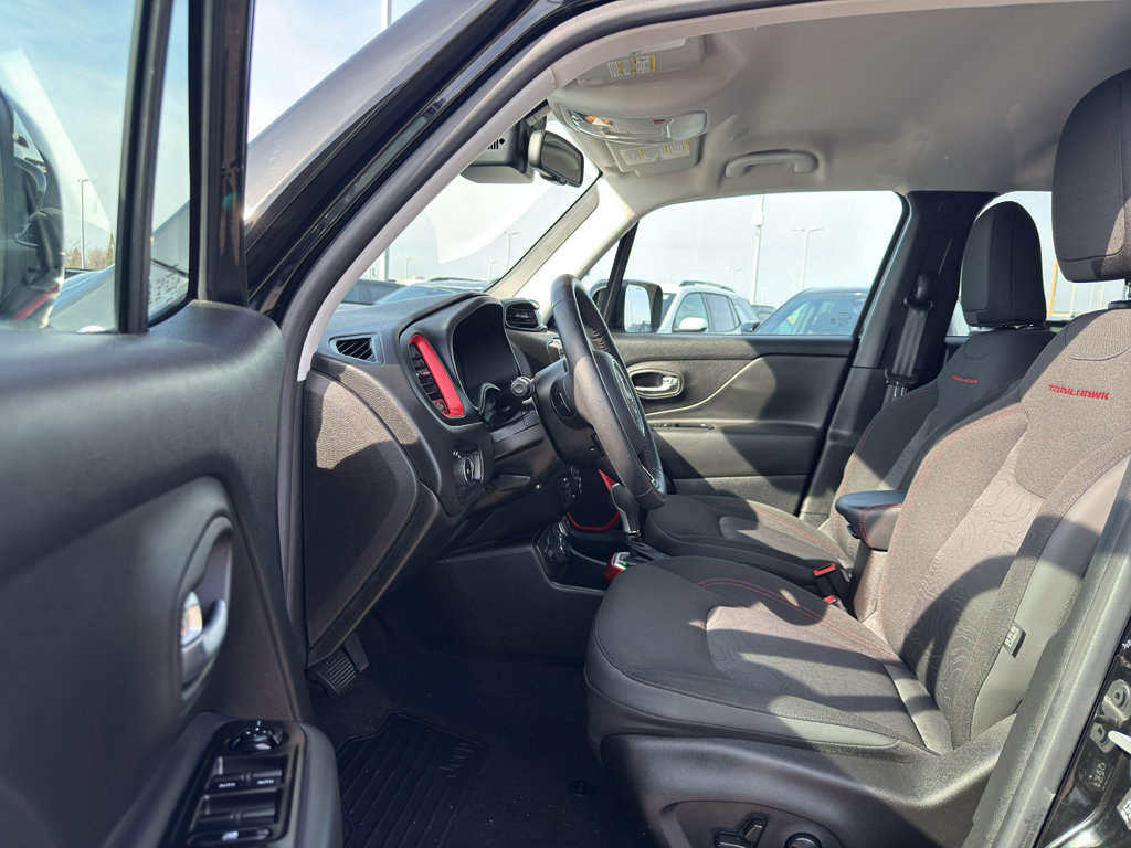 Used 2022 Jeep Renegade Trailhawk AWD/4WD image 11