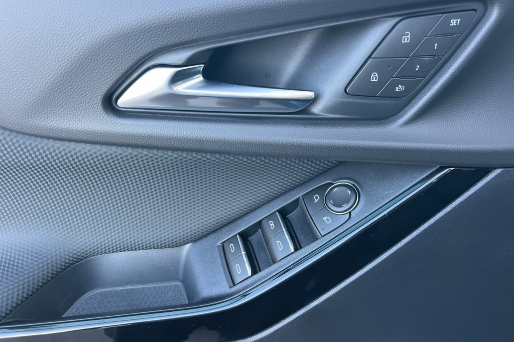 New 2026 Chevrolet Equinox RS image 8