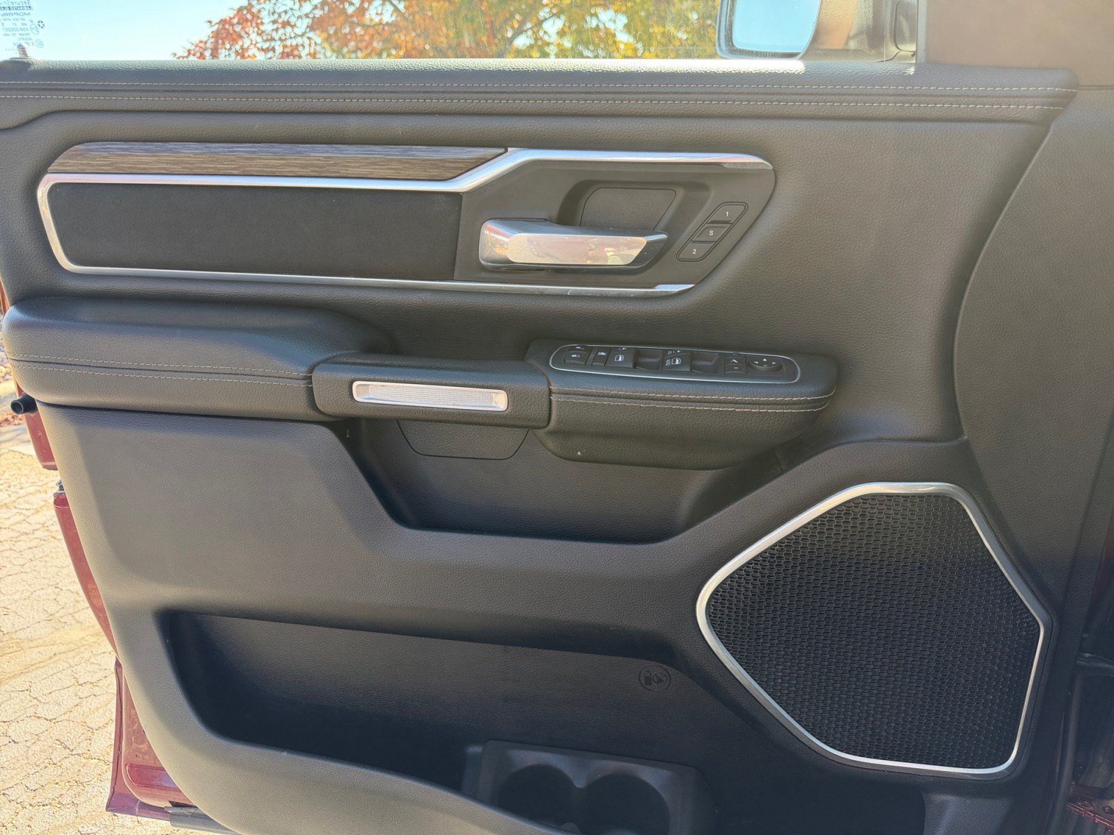 Used 2020 RAM 1500 Laramie AWD/4WD image 13