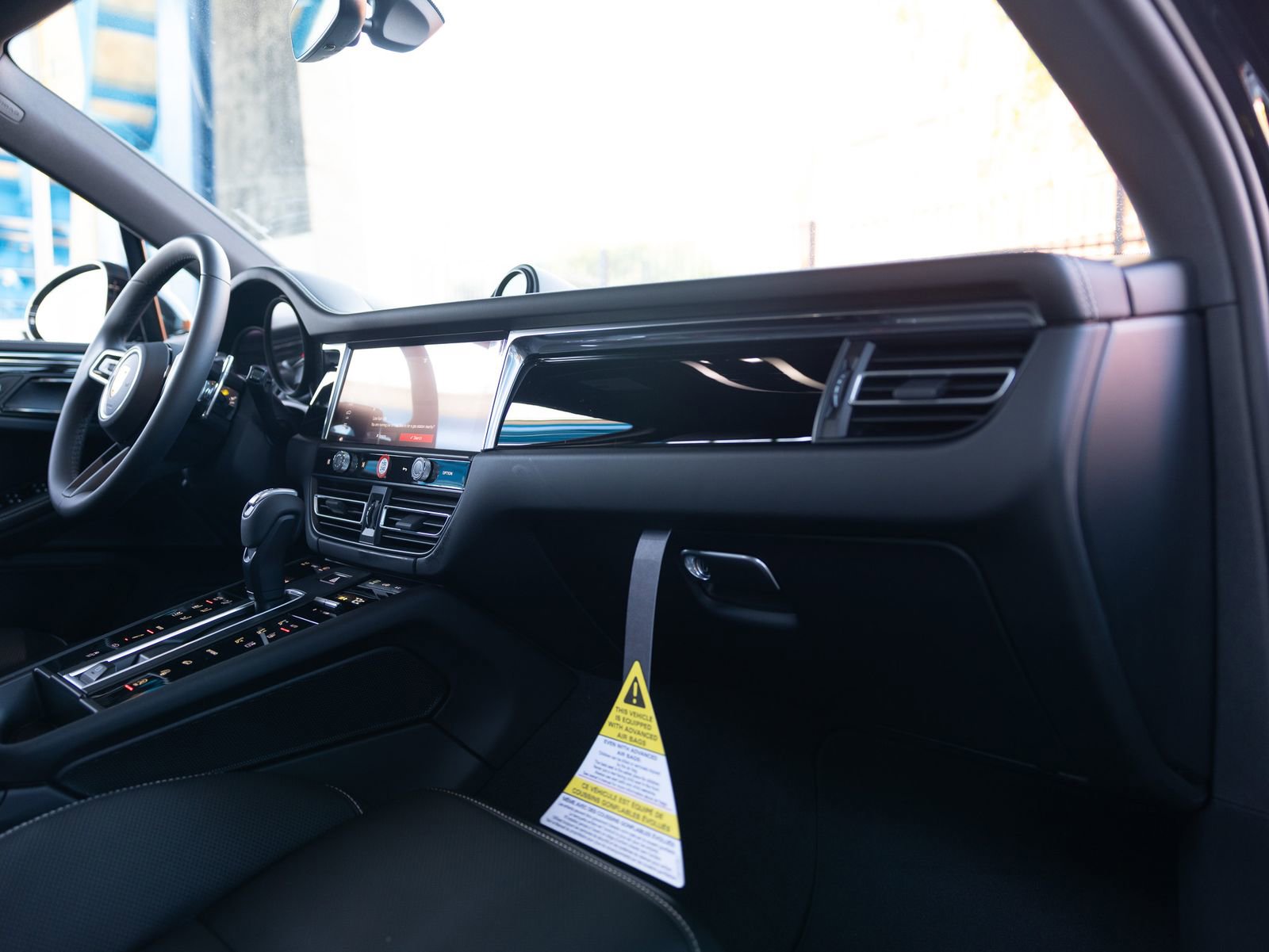 Certified 2025 Porsche Macan S image 29