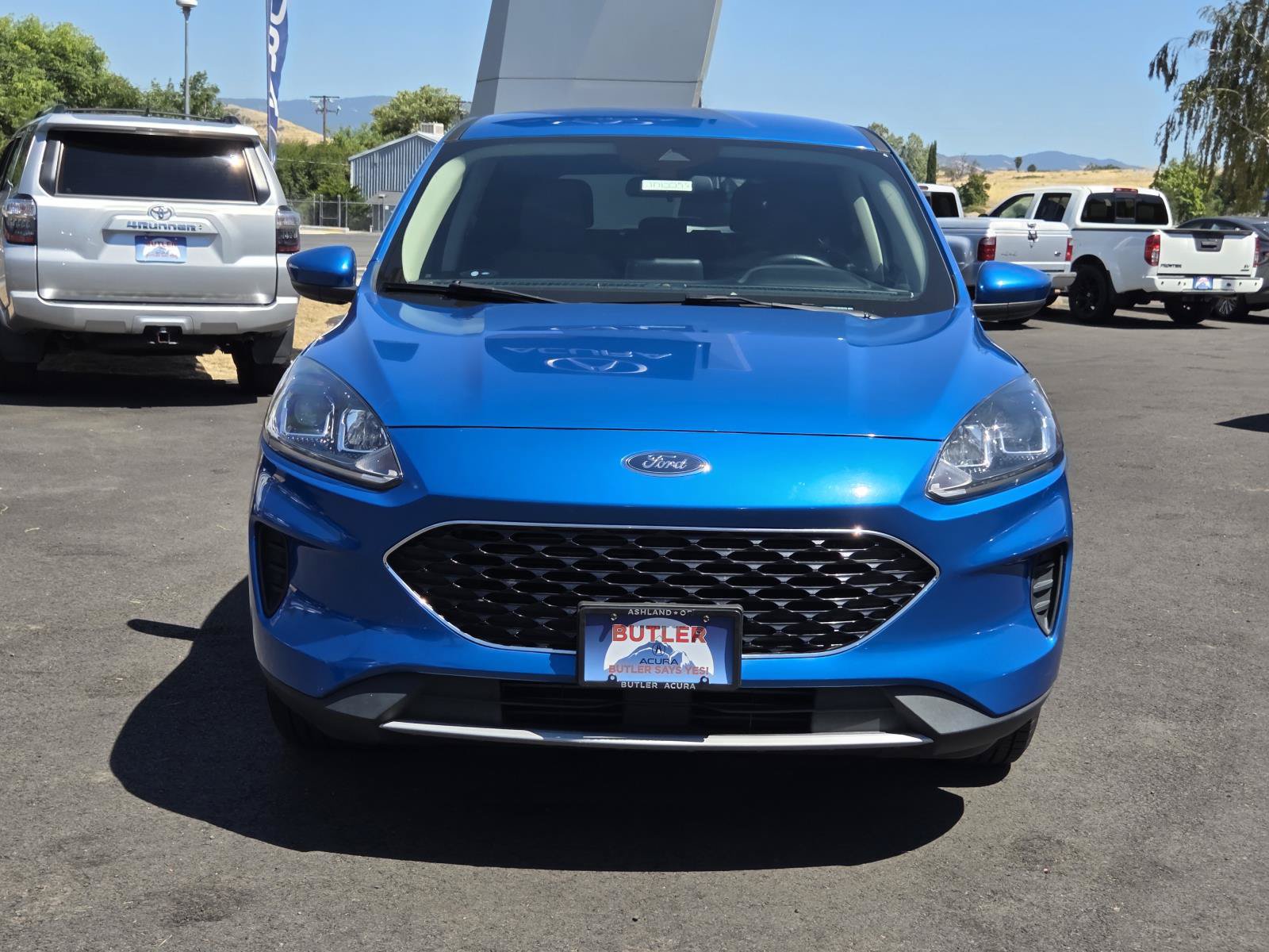 Used 2020 Ford Escape SE FWD image 2