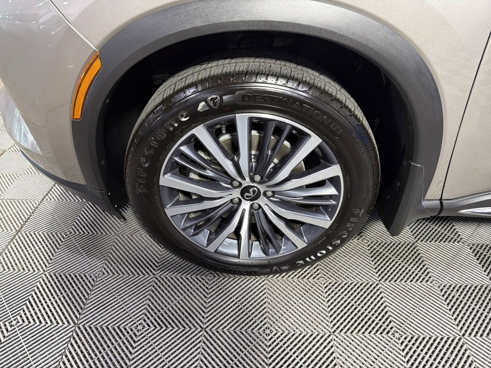 Used 2022 INFINITI QX60 Sensory w/ Cargo Package image 22