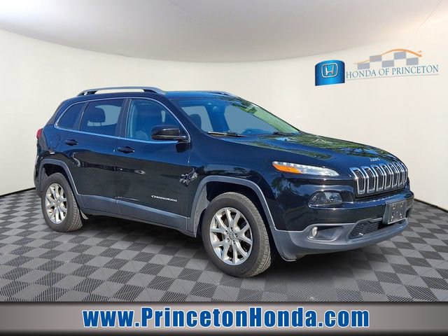 Used 2017 Jeep Cherokee Latitude w/ Comfort/Convenience Group AWD/4WD video 1