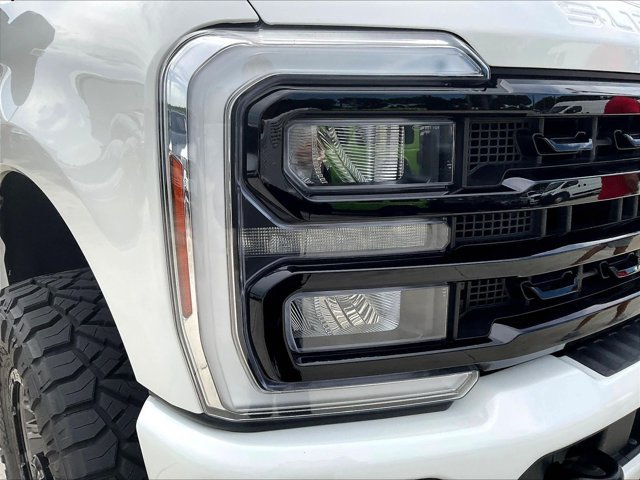 Used 2024 Ford F250 Lariat w/ Black Appearance Package AWD/4WD image 28