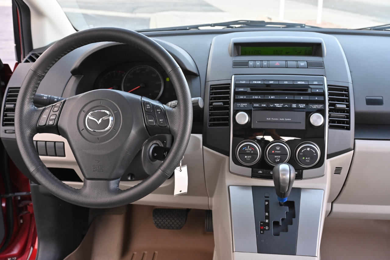 Used 2010 MAZDA MAZDA5 Touring FWD image 21