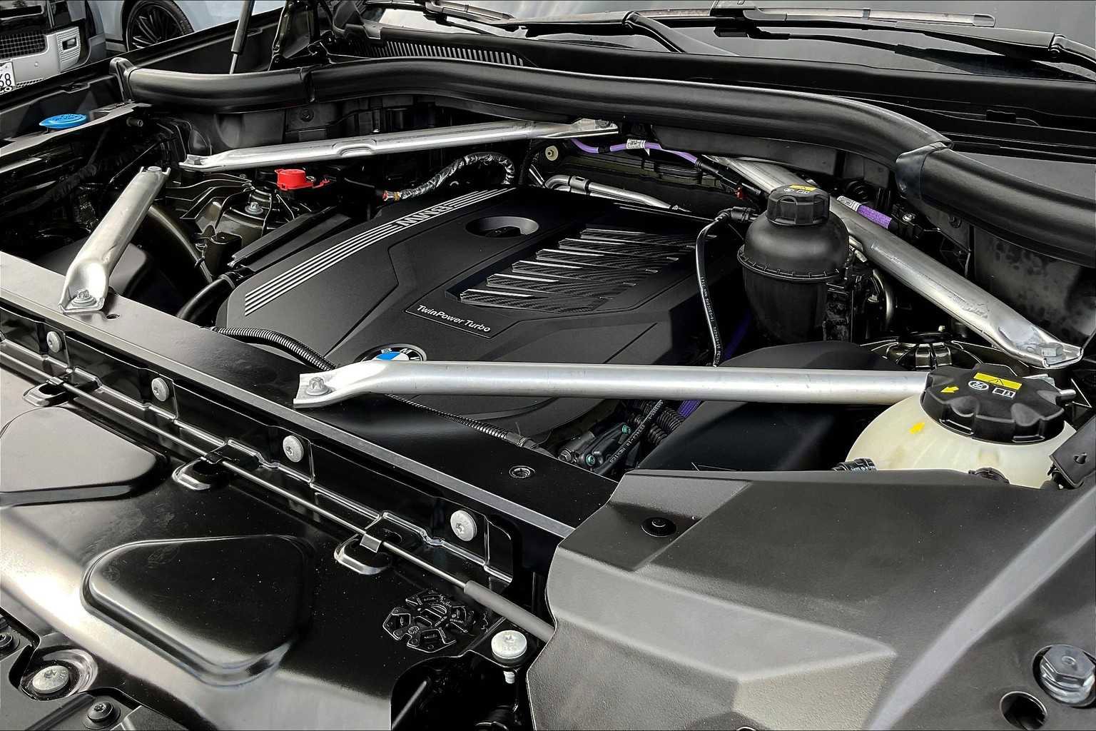 Used 2022 BMW X5 xDrive40i w/ M Sport Package image 34