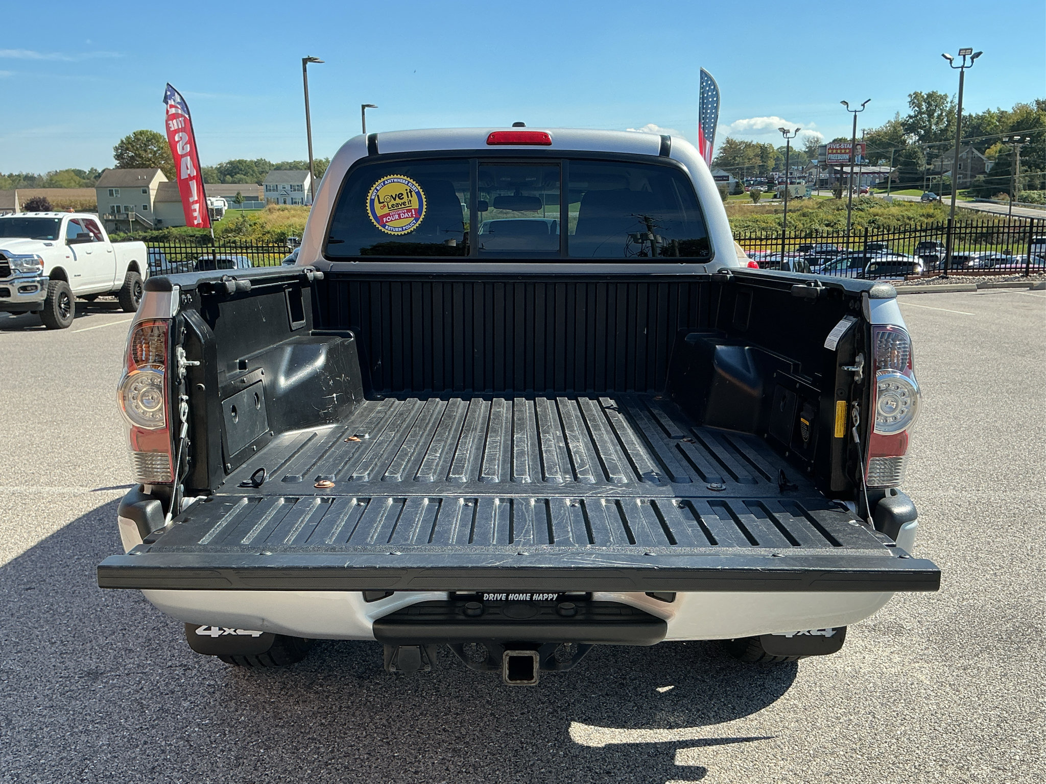 Used 2011 Toyota Tacoma 4x4 Double Cab w/ TRD Sport Pkg image 5