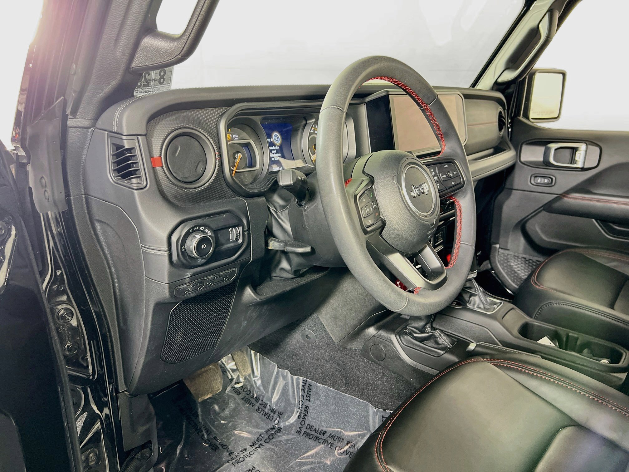Used 2024 Jeep Wrangler Unlimited Rubicon w/ Dual Top Group AWD/4WD image 9