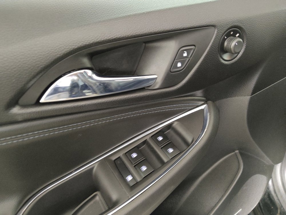 Used 2017 Chevrolet Cruze Premier FWD image 27