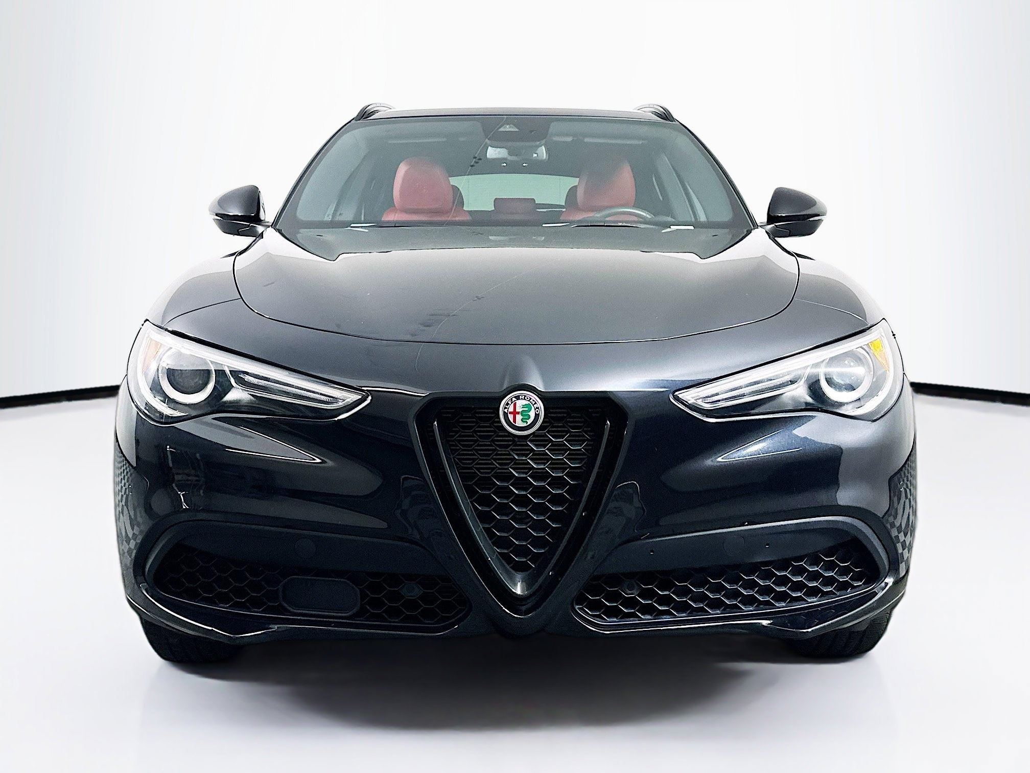 Used 2023 Alfa Romeo Stelvio Sprint RWD image 2