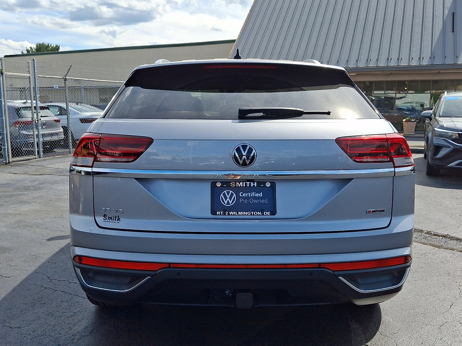Certified 2022 Volkswagen Atlas Cross Sport SE w/ Black Wheel Package AWD/4WD image 5