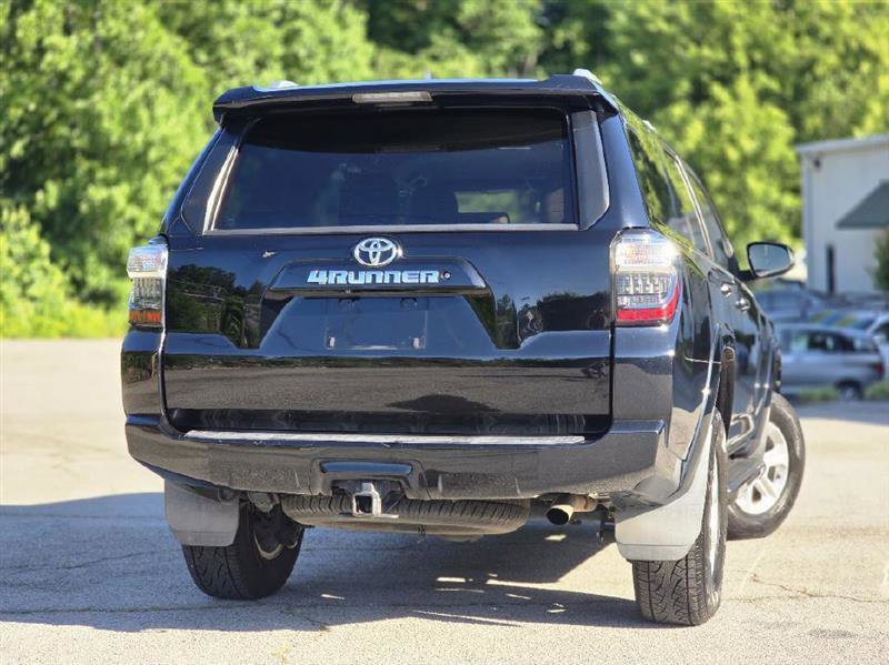 Used 2016 Toyota 4Runner SR5 AWD/4WD image 2