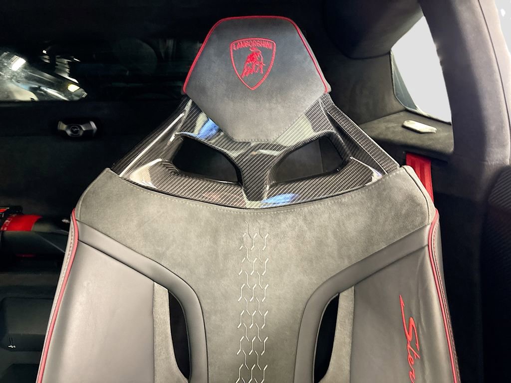 Used 2023 Lamborghini Huracan Sterrato image 25