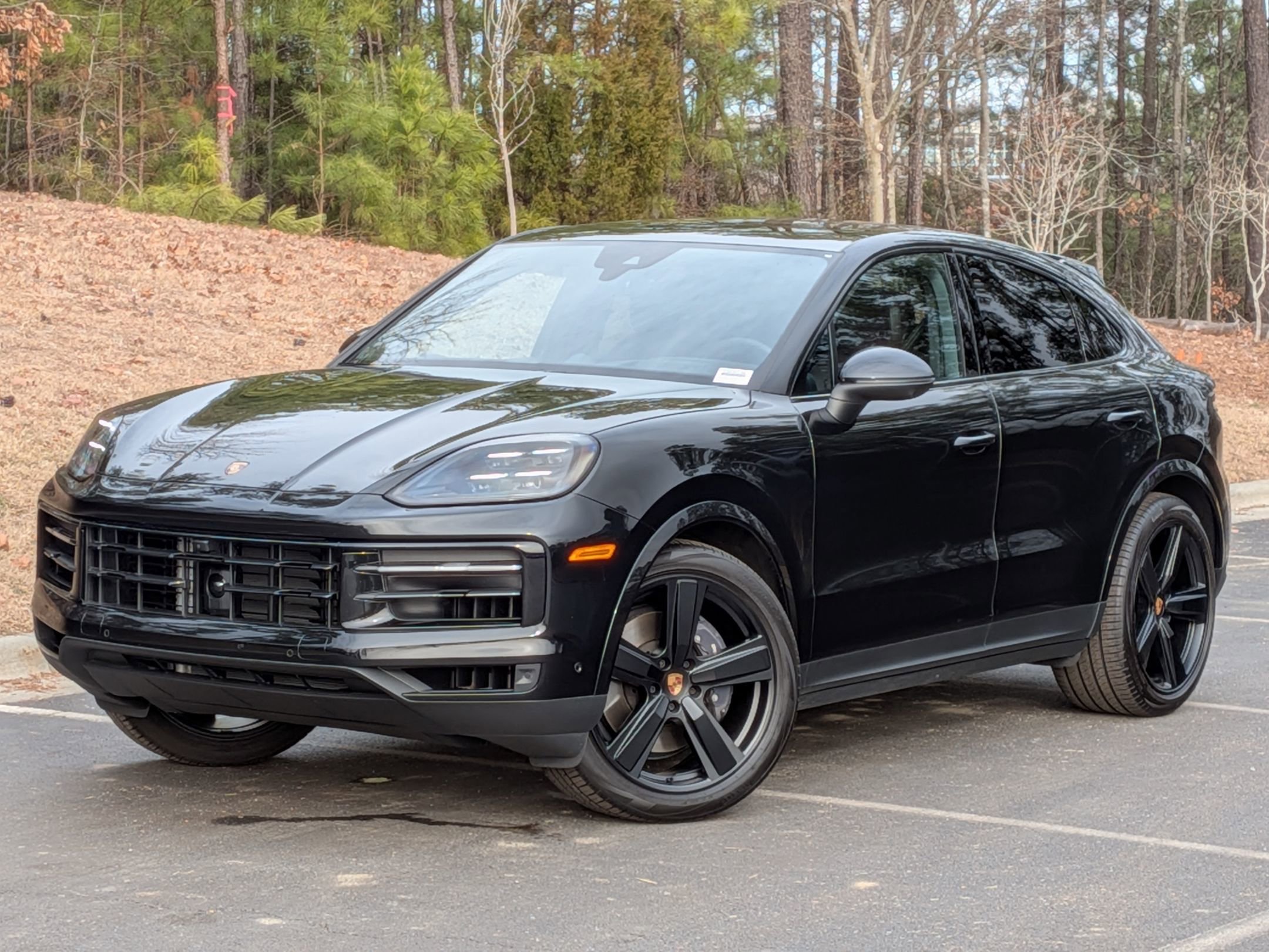 Certified 2025 Porsche Cayenne Coupe image 1