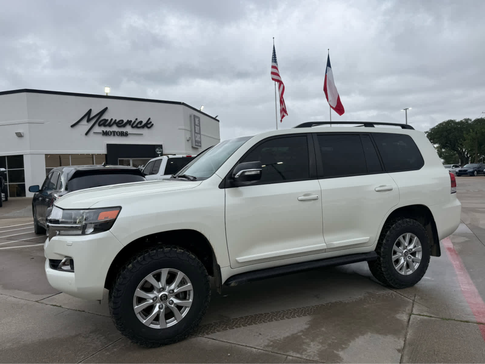 Used 2017 Toyota Land Cruiser AWD/4WD video 1