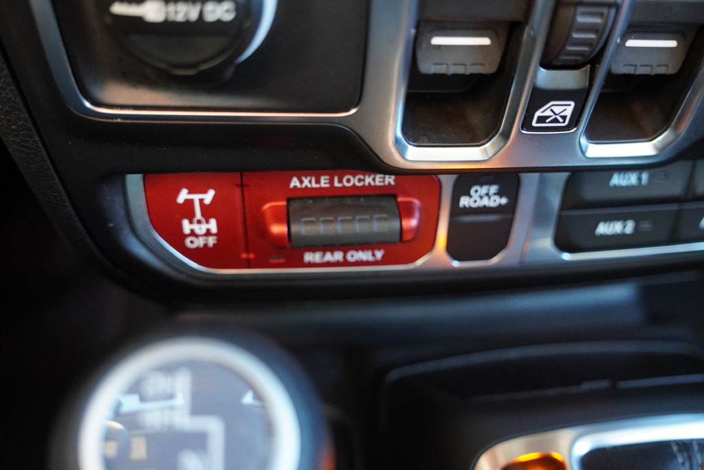 Used 2026 Jeep Gladiator Mojave AWD/4WD image 26
