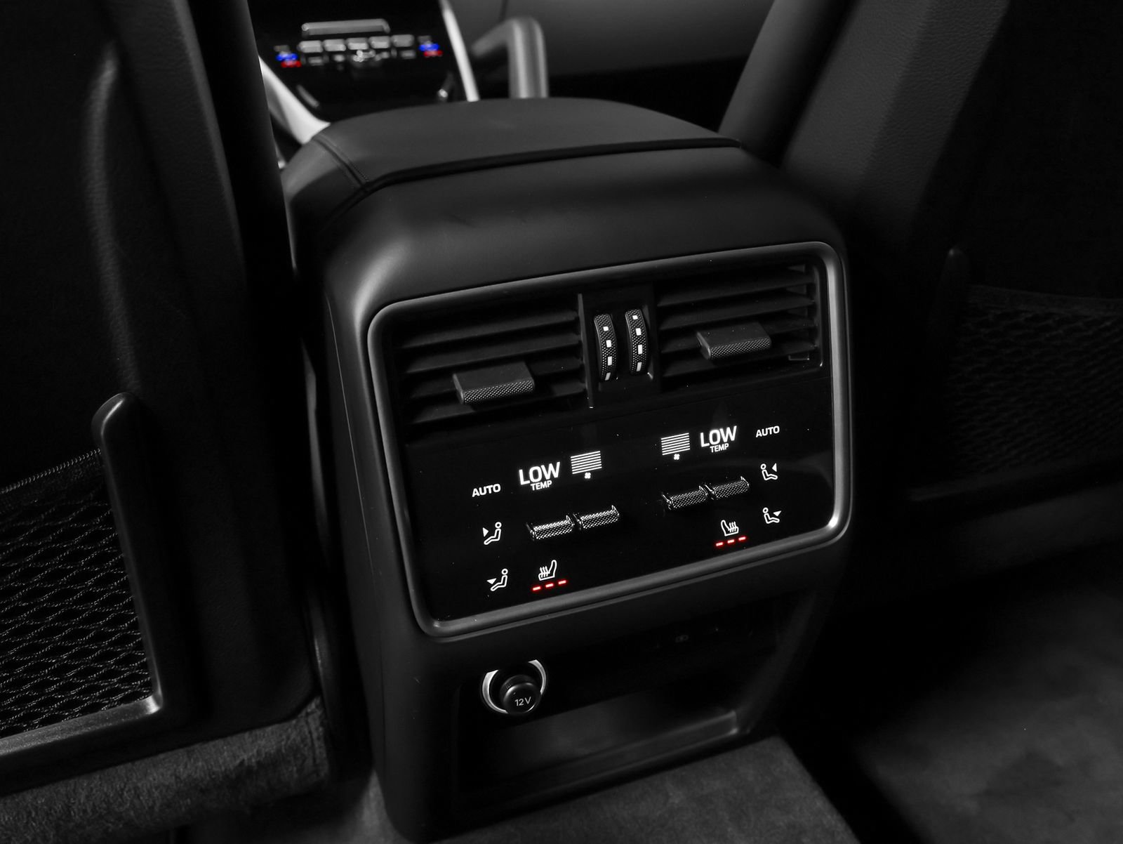 Certified 2024 Porsche Cayenne S w/ Premium Package Plus AWD/4WD image 48