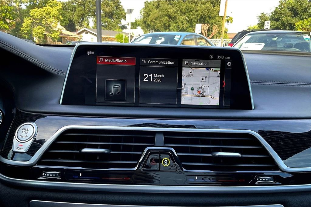 Used 2018 BMW 750i image 18