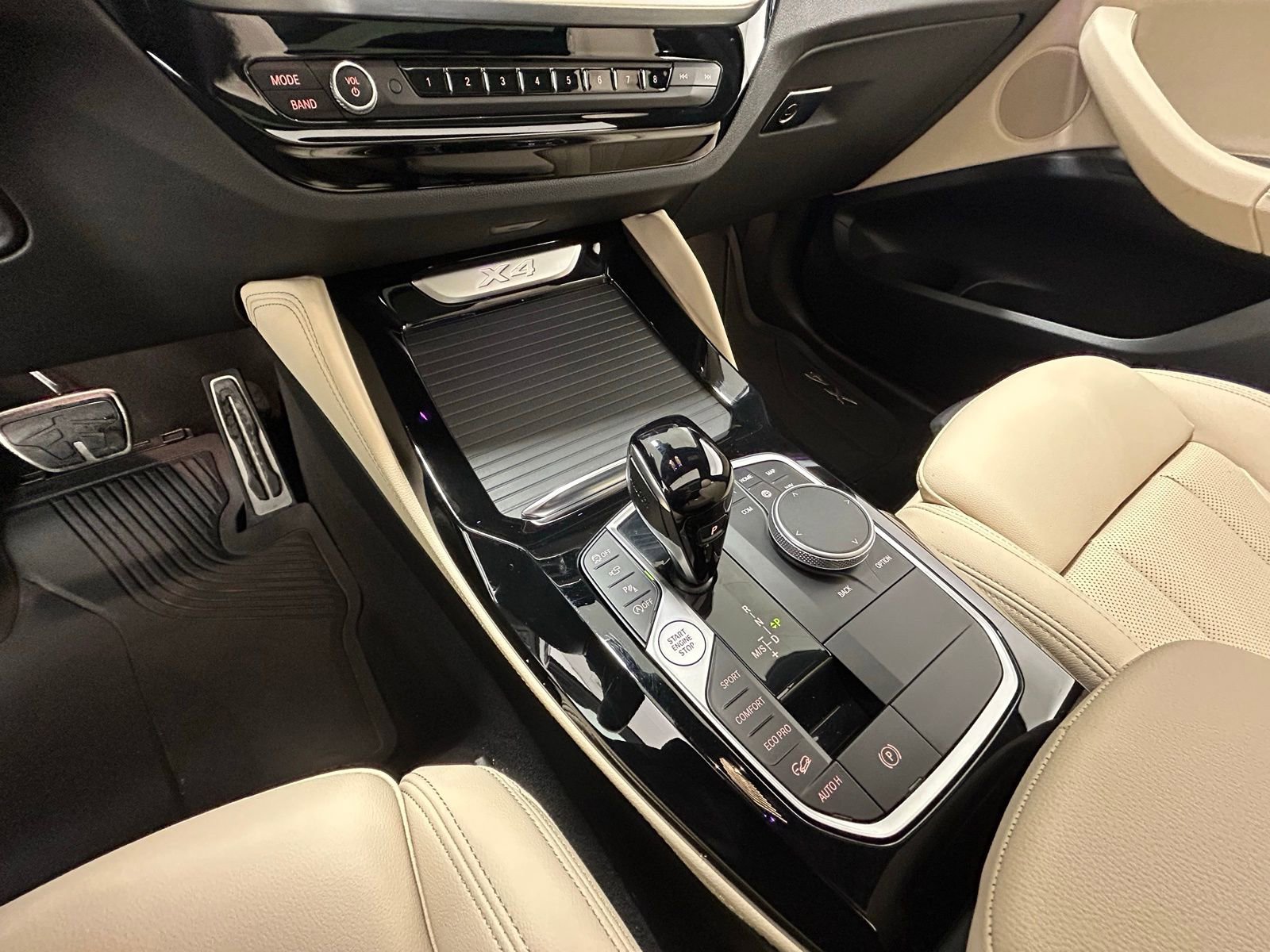 Used 2025 BMW X4 xDrive30i w/ M Sport Package image 22