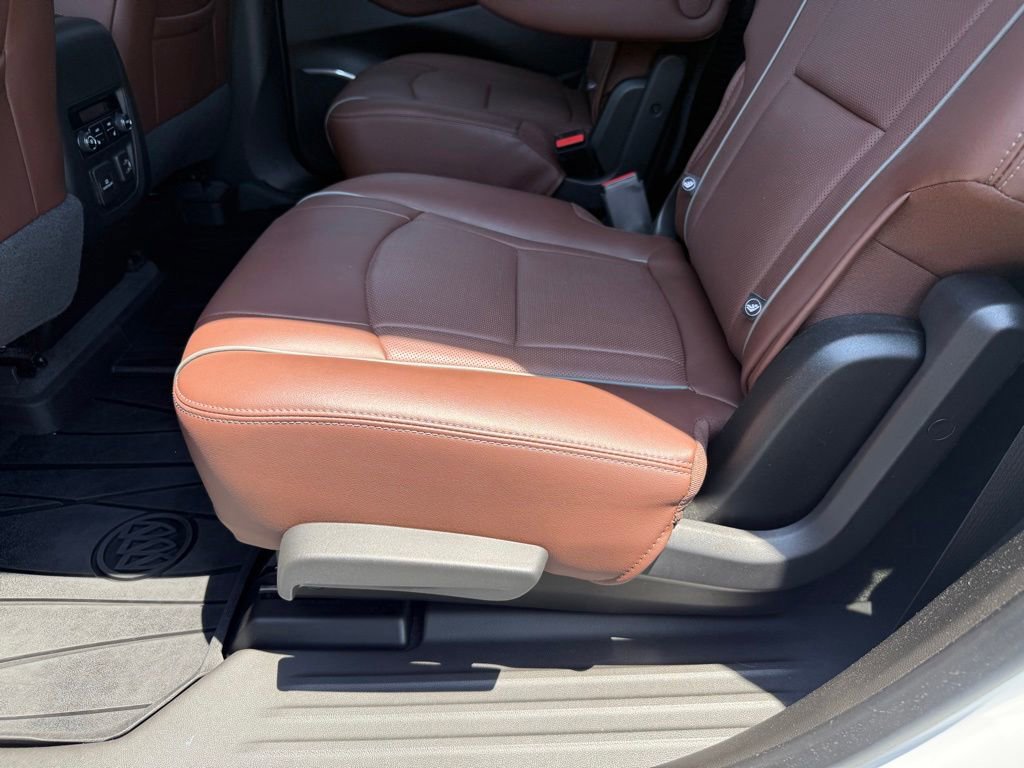 Used 2019 Buick Enclave Avenir w/ Avenir Technology Package FWD image 33