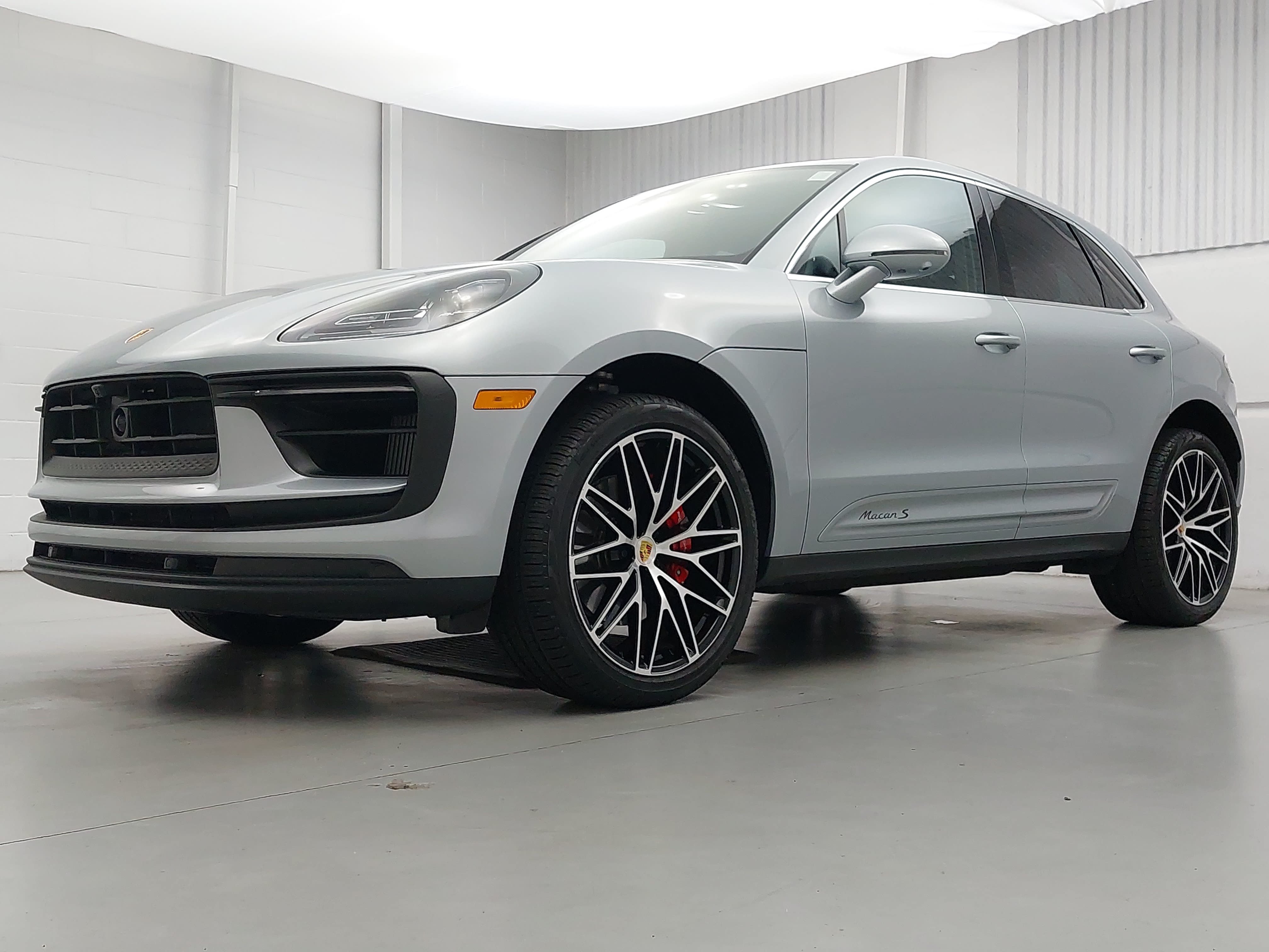 Certified 2026 Porsche Macan S AWD/4WD image 1