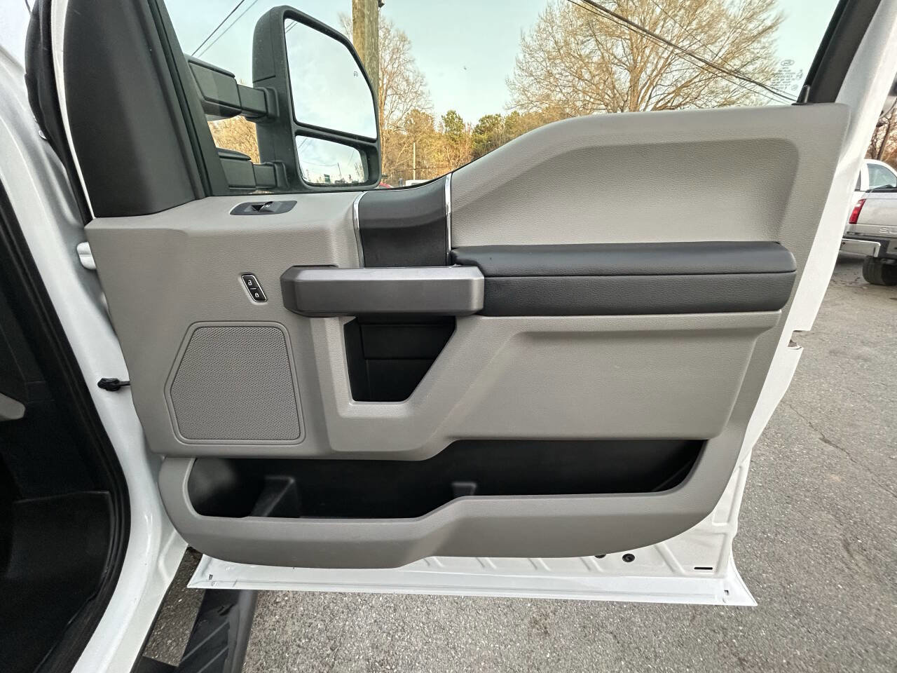 Used 2019 Ford F250 XLT w/ XLT Value Package image 26