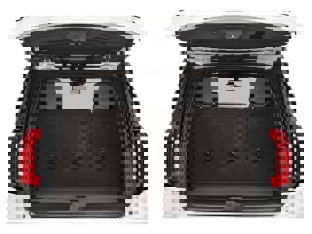 Used 2023 GMC Yukon SLT w/ SLT Premium Package image 14