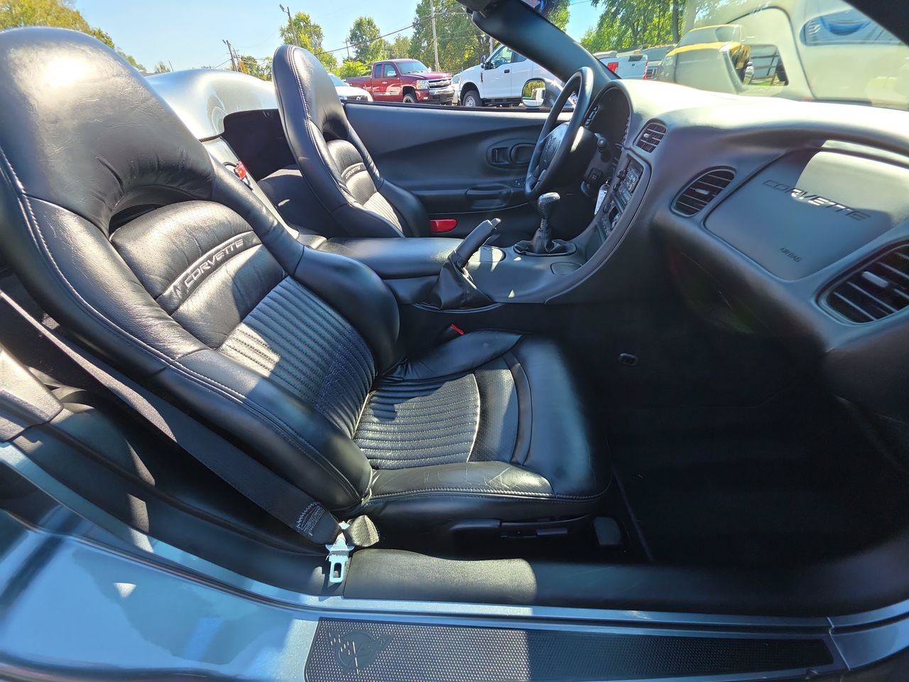 Used 2004 Chevrolet Corvette Convertible w/ Preferred Equipment Group RWD image 8