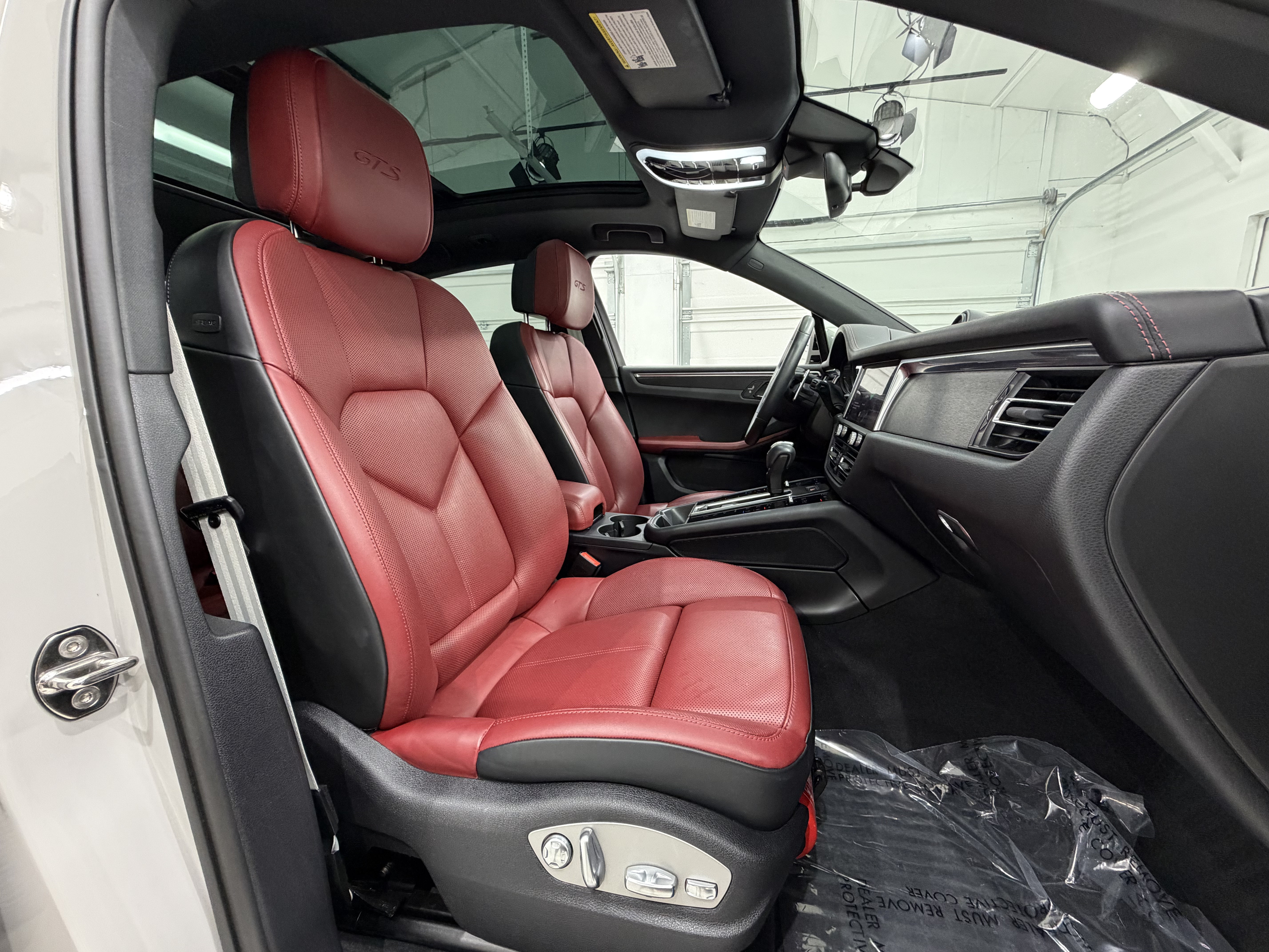 Certified 2023 Porsche Macan GTS AWD/4WD image 24