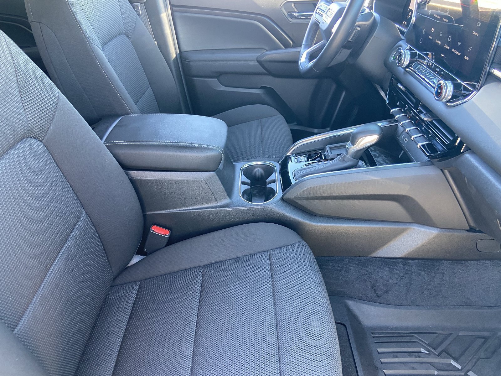 Certified 2025 GMC Canyon Elevation w/ Technology Package RWD image 11