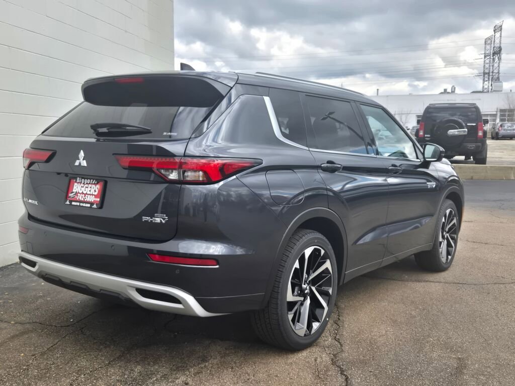 New 2025 Mitsubishi Outlander SEL image 12