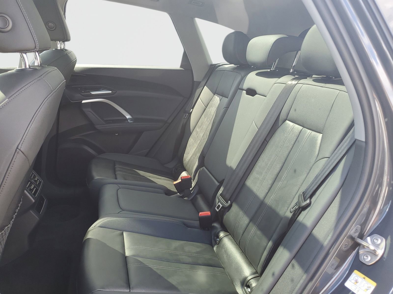 Used 2025 Audi Q5 Premium w/ Convenience Package image 14