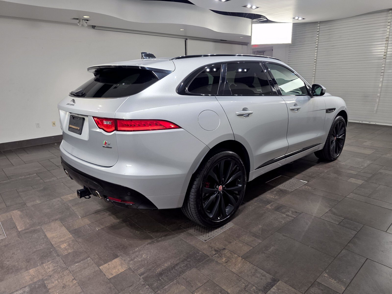 Certified 2020 Jaguar F-PACE S AWD/4WD image 26