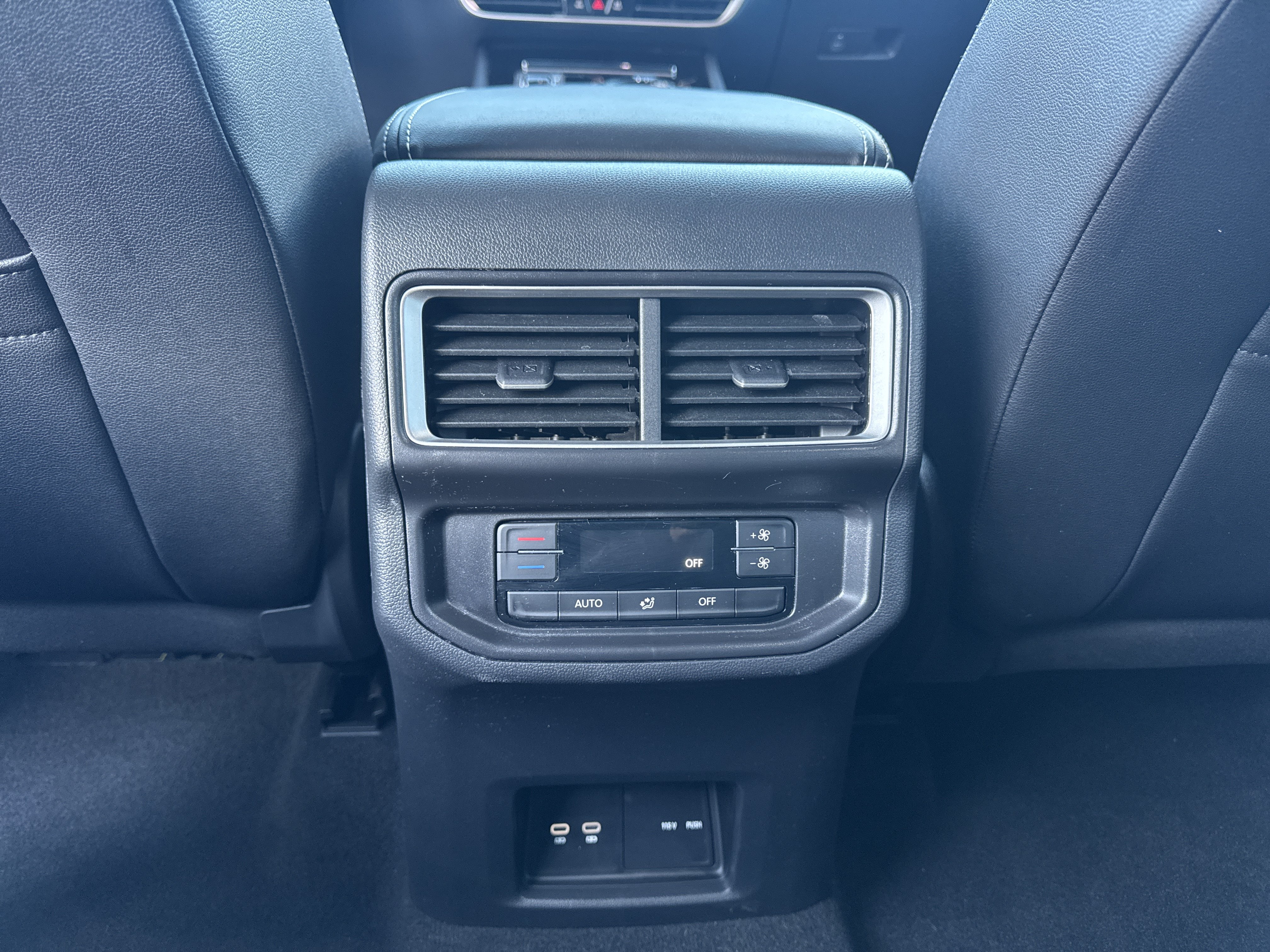 Used 2026 Volkswagen Atlas SE FWD image 28