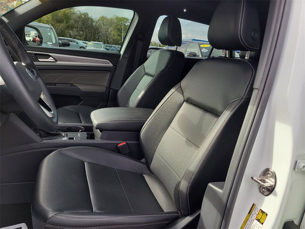 Used 2023 Volkswagen Atlas Cross Sport SE w/ Panoramic Sunroof Package image 19