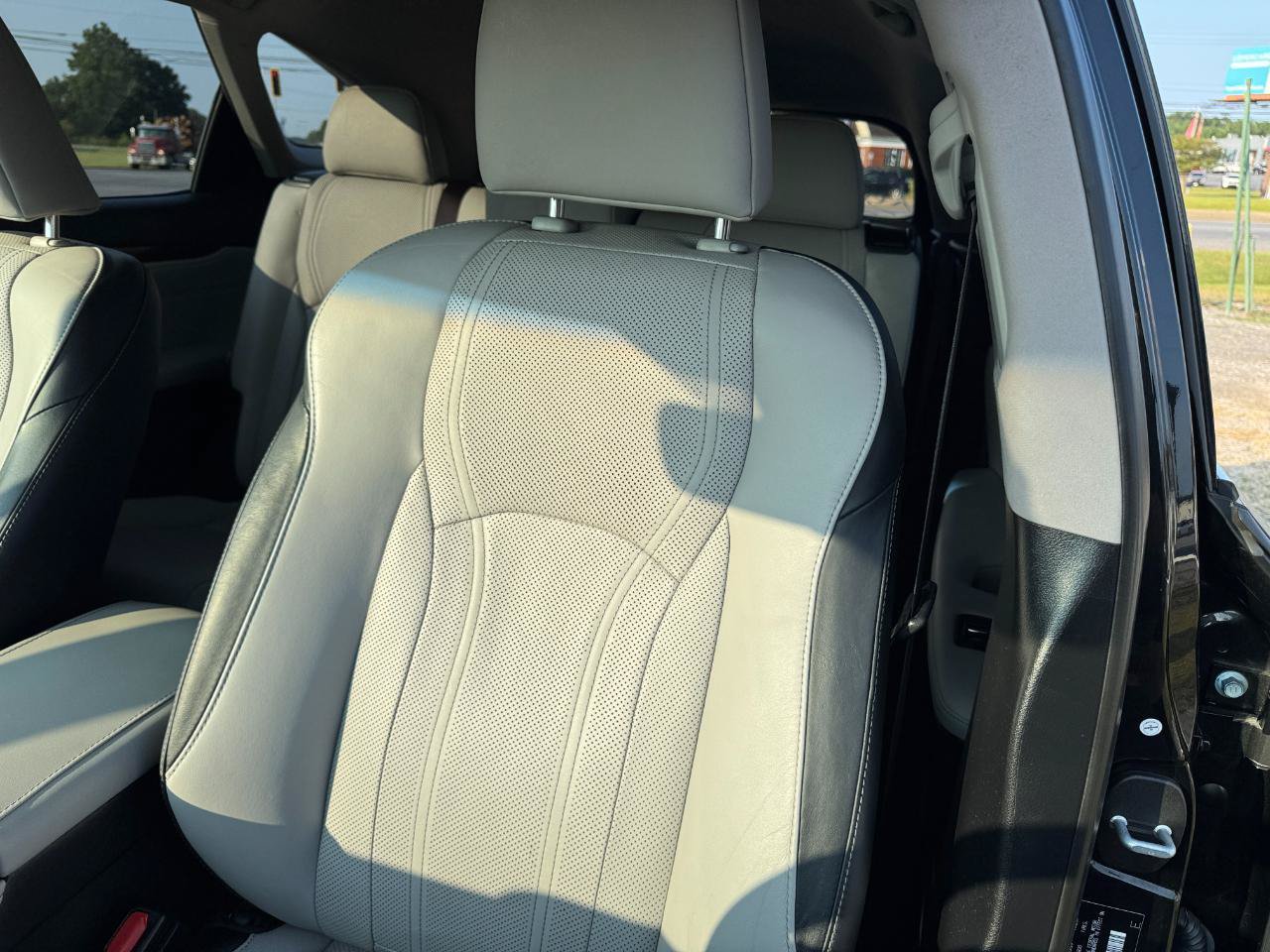 Used 2018 Lexus RX 350L FWD image 24