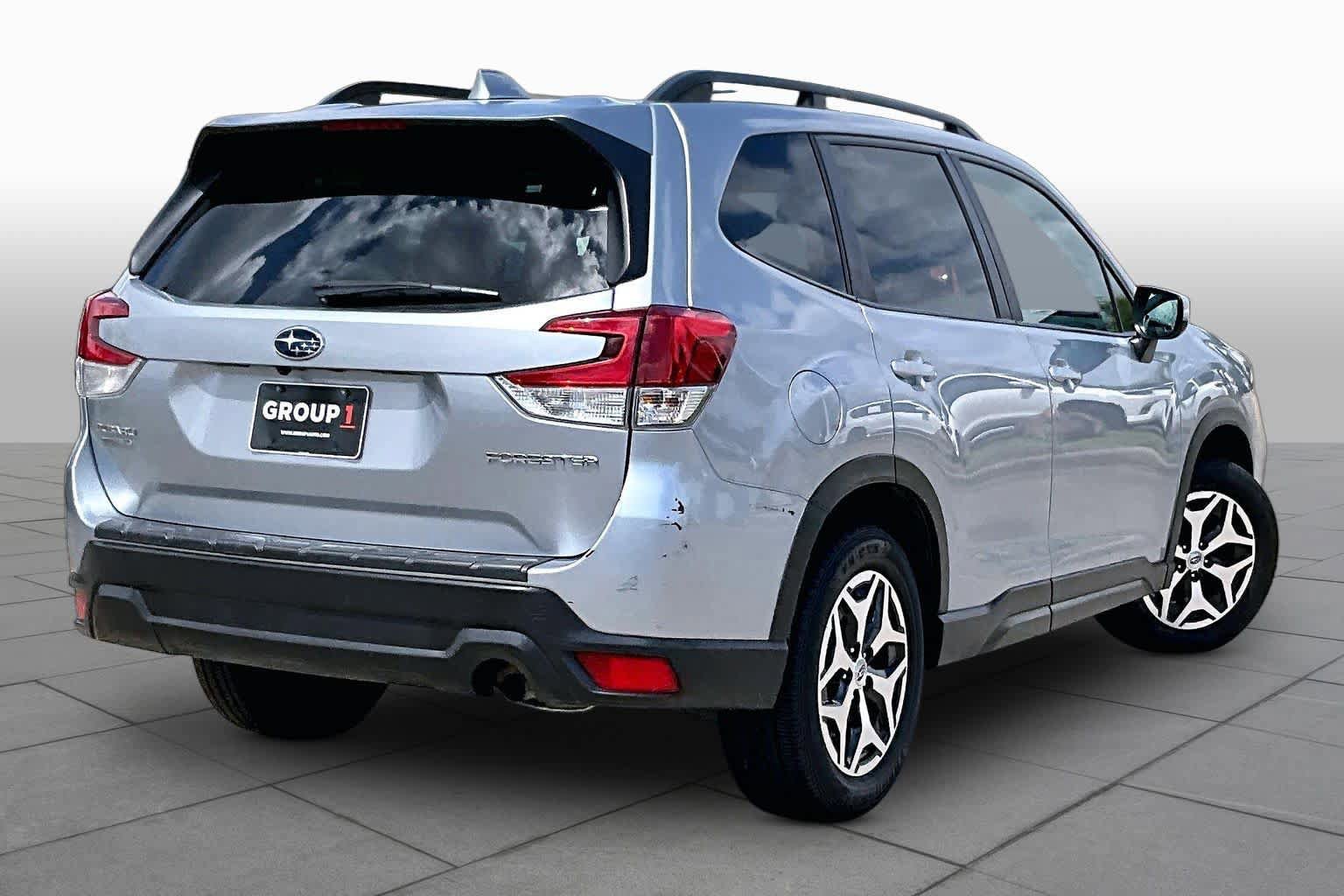 Used 2021 Subaru Forester Premium AWD/4WD image 12