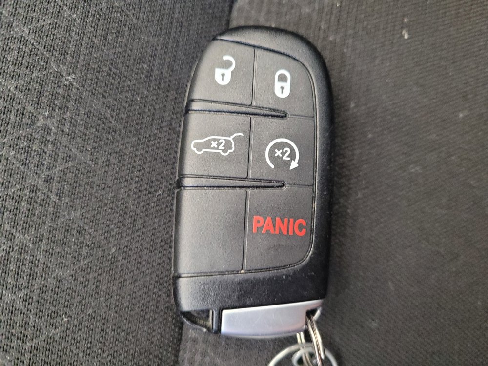 Used 2018 Jeep Grand Cherokee Laredo AWD/4WD image 32